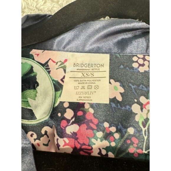 Target Women's Netflix Bridgerton Satin Robe Size XS/S - Picture 5 of 8